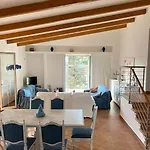 Traversa 8, Aeroporto Villa